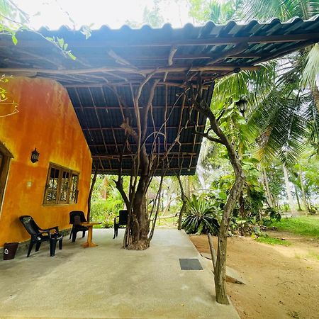 Lakeside Cabana Tissamaharama Ngoại thất bức ảnh