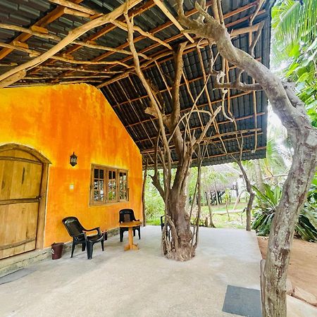 Lakeside Cabana Tissamaharama Ngoại thất bức ảnh