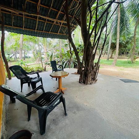 Lakeside Cabana Tissamaharama Ngoại thất bức ảnh