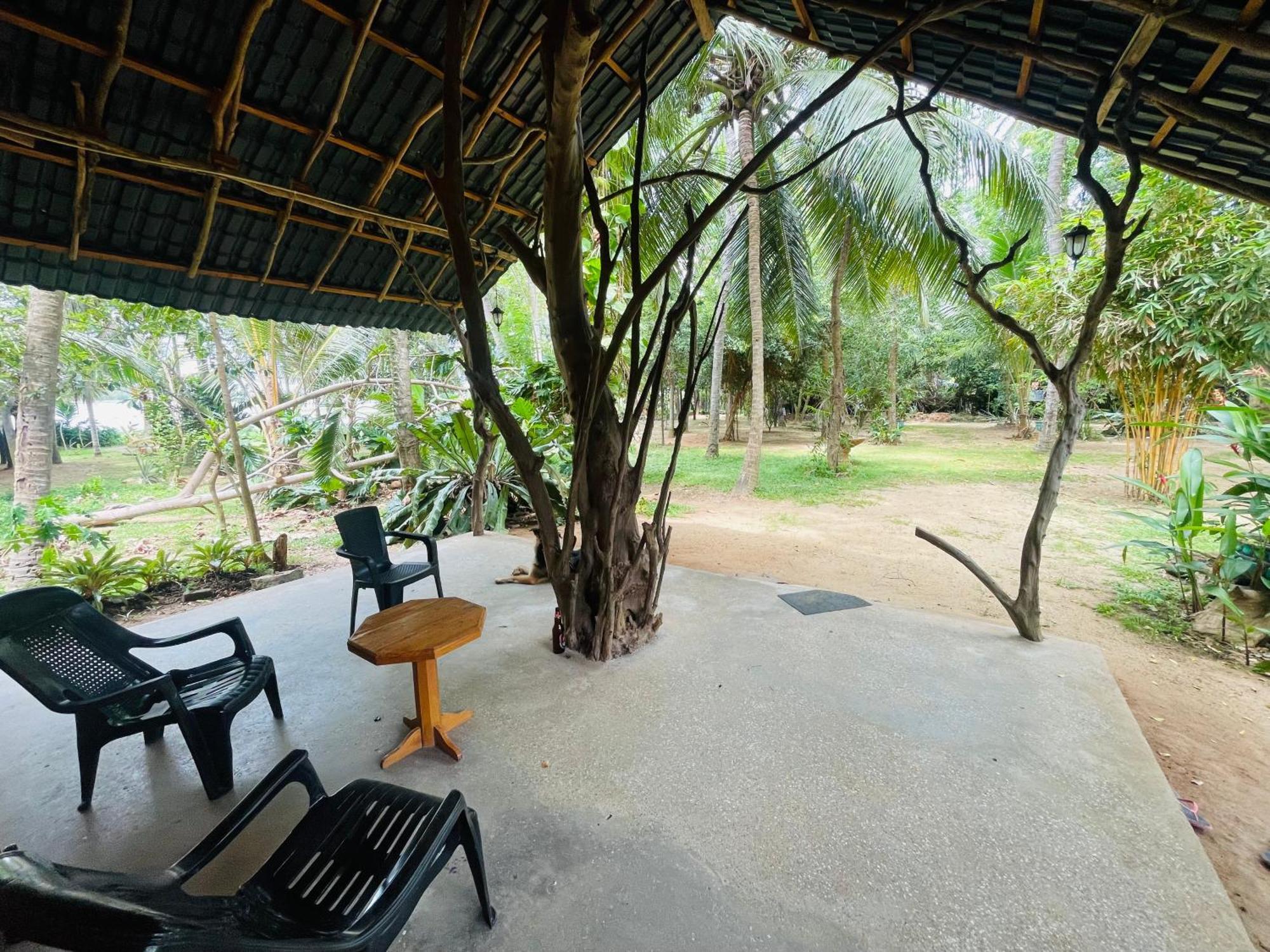 Lakeside Cabana Tissamaharama Ngoại thất bức ảnh