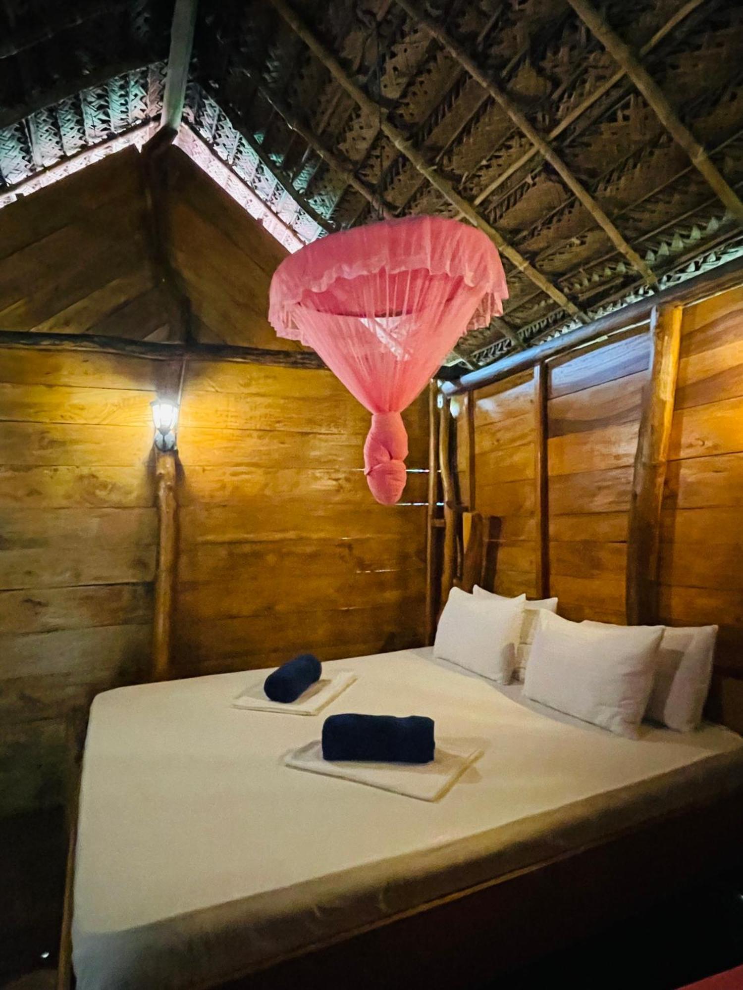 Lakeside Cabana Tissamaharama Ngoại thất bức ảnh